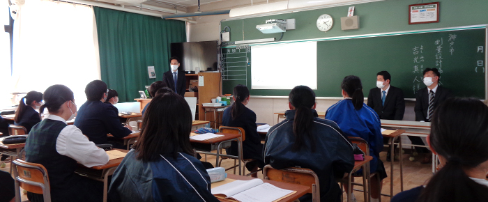 令和3年3月16日 神戸市内中学校での講義の様子