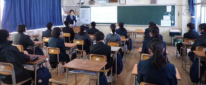 令和5年3月1日 神戸市内中学校での講義の様子